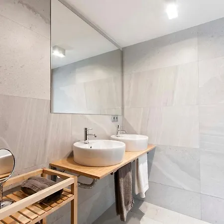 Apartment Atico Colon 21