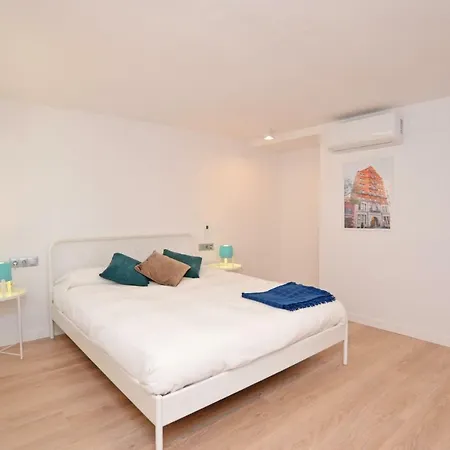 Atico Colon 21 Apartment *