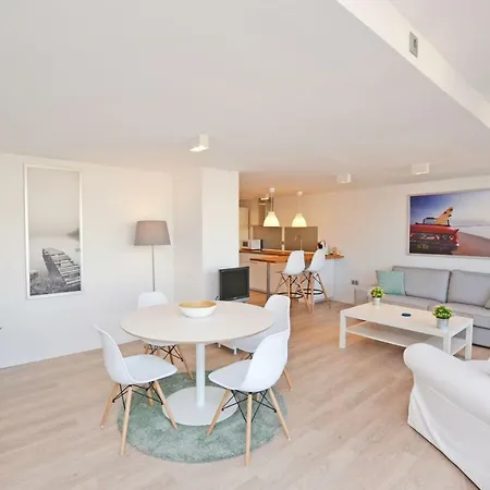 Apartment Atico Colon 21